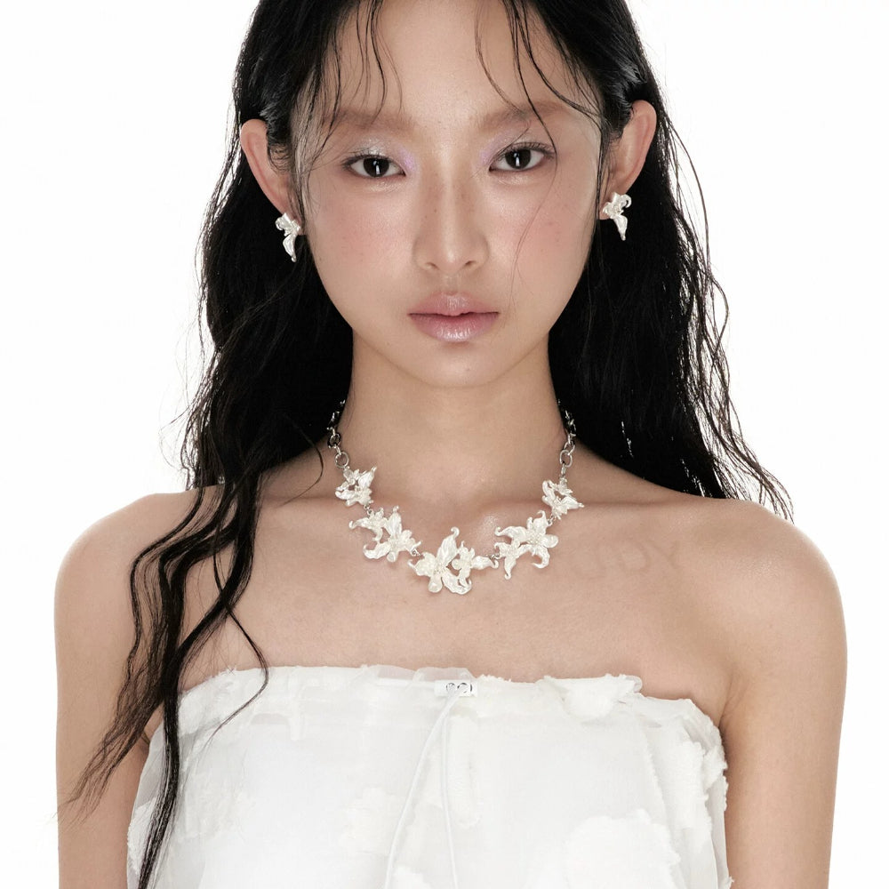 White Iris Choker Necklace – Pale Whisper Series, Vintage Floral Choker for Women, 39.5+8cm