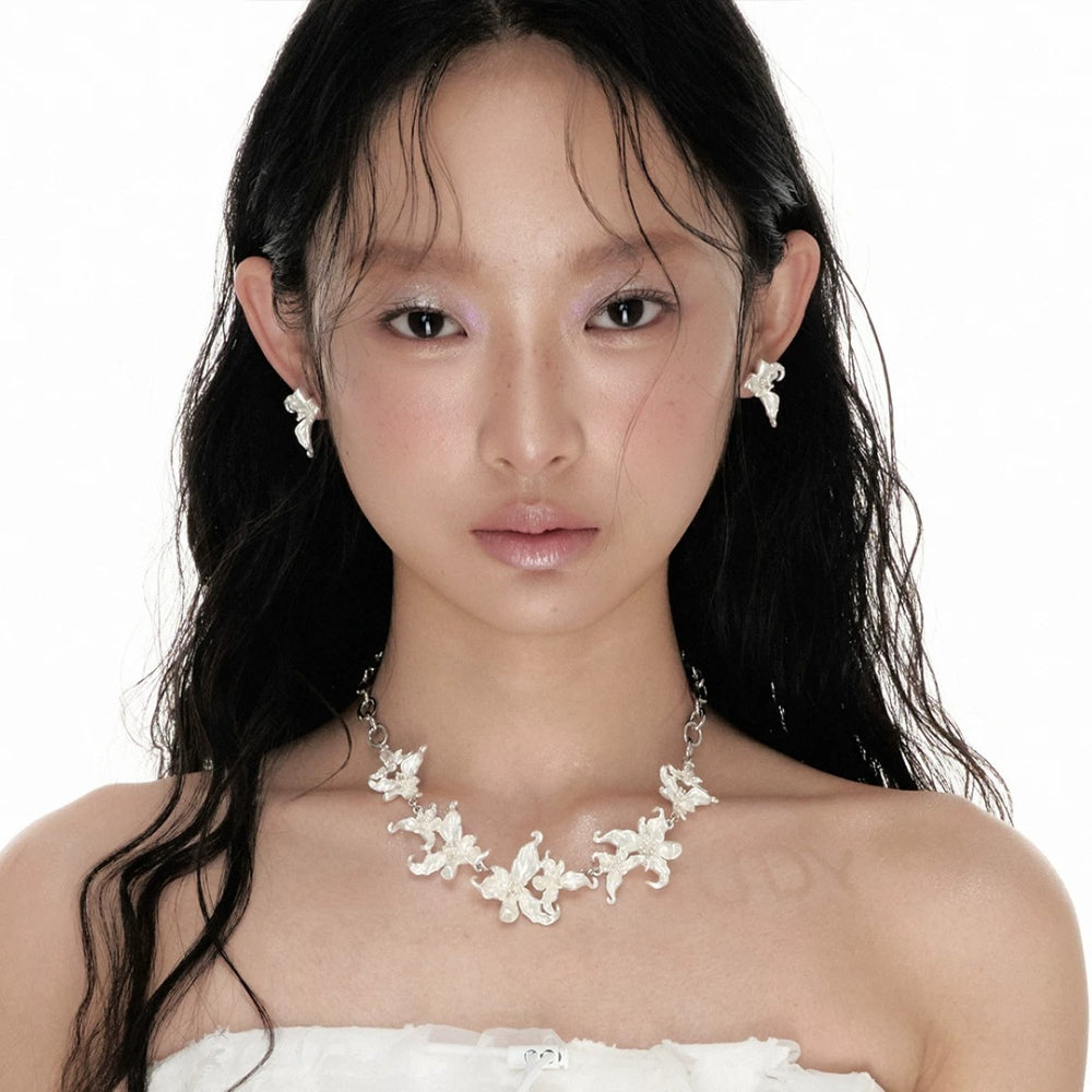 White Iris Choker Necklace – Pale Whisper Series, Vintage Floral Choker for Women, 39.5+8cm
